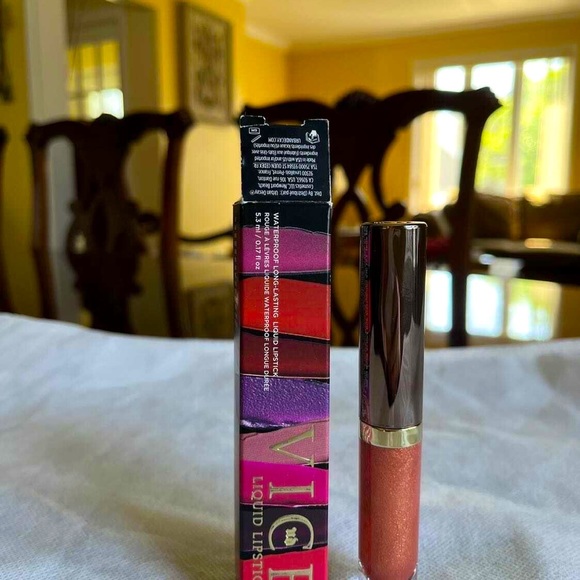 Urban Decay - Picture 1 of 2